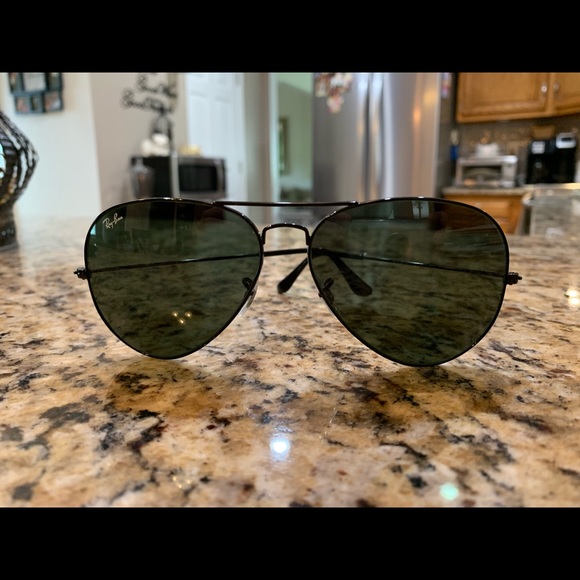 Ray-Ban Large Black Aviators - Picture 2 of 4